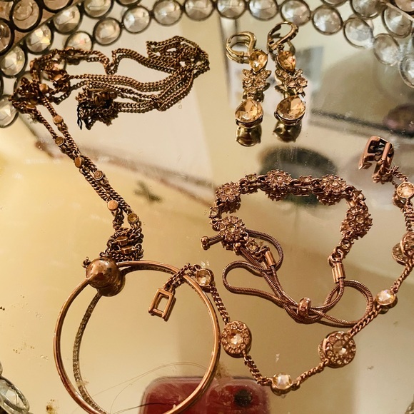 Jewelry sets from $15-25. - Picture 9 of 11